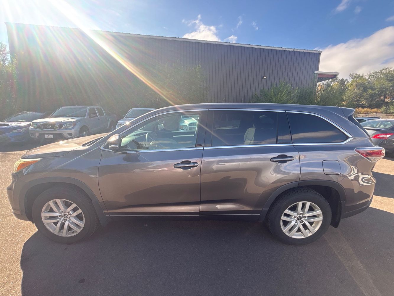 2016 Toyota Highlander Base Hybrid photo 2