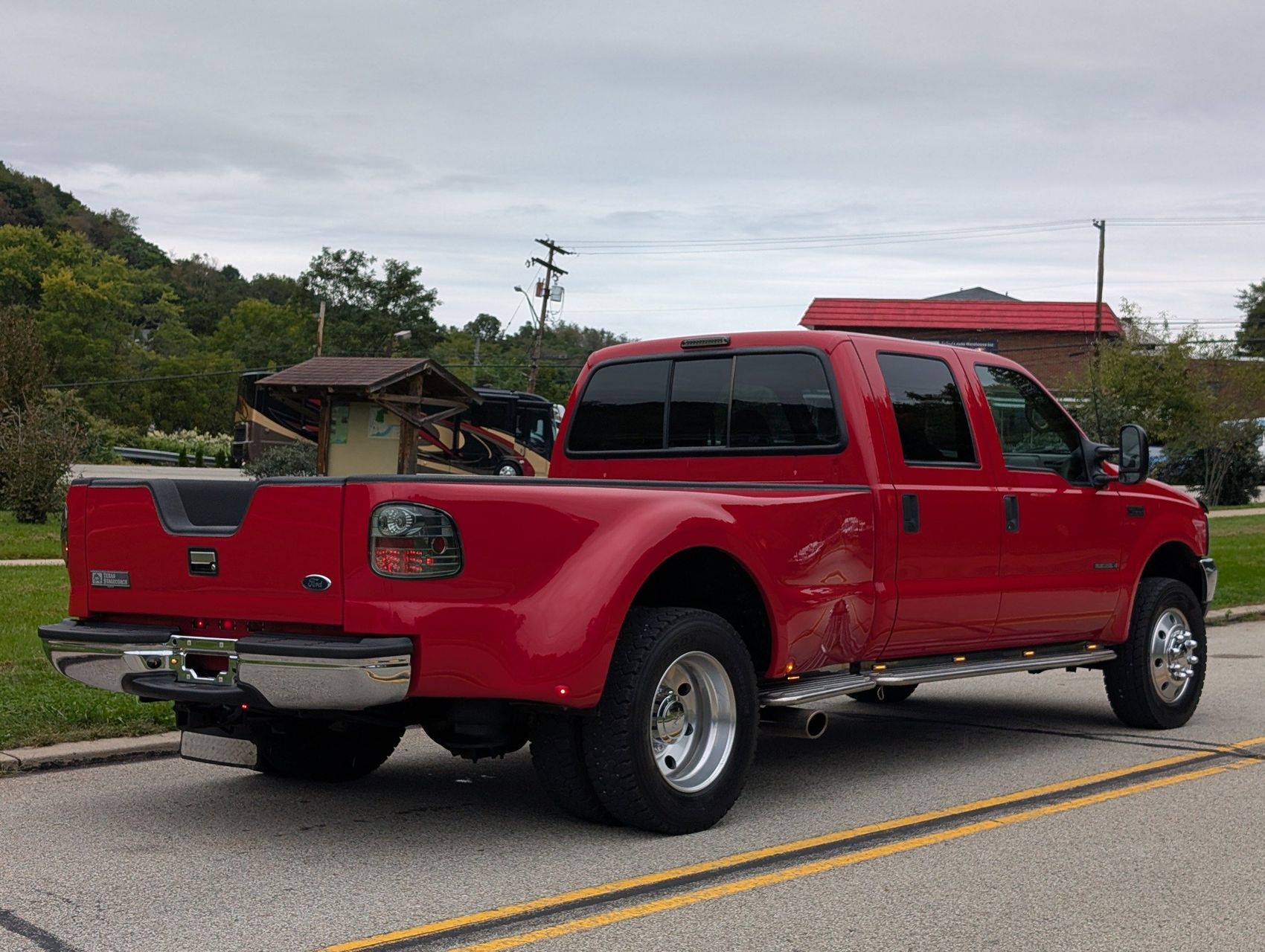 2001 Ford F-550 10