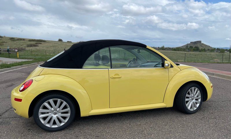 2008 Volkswagen Beetle SE 6AT's photo