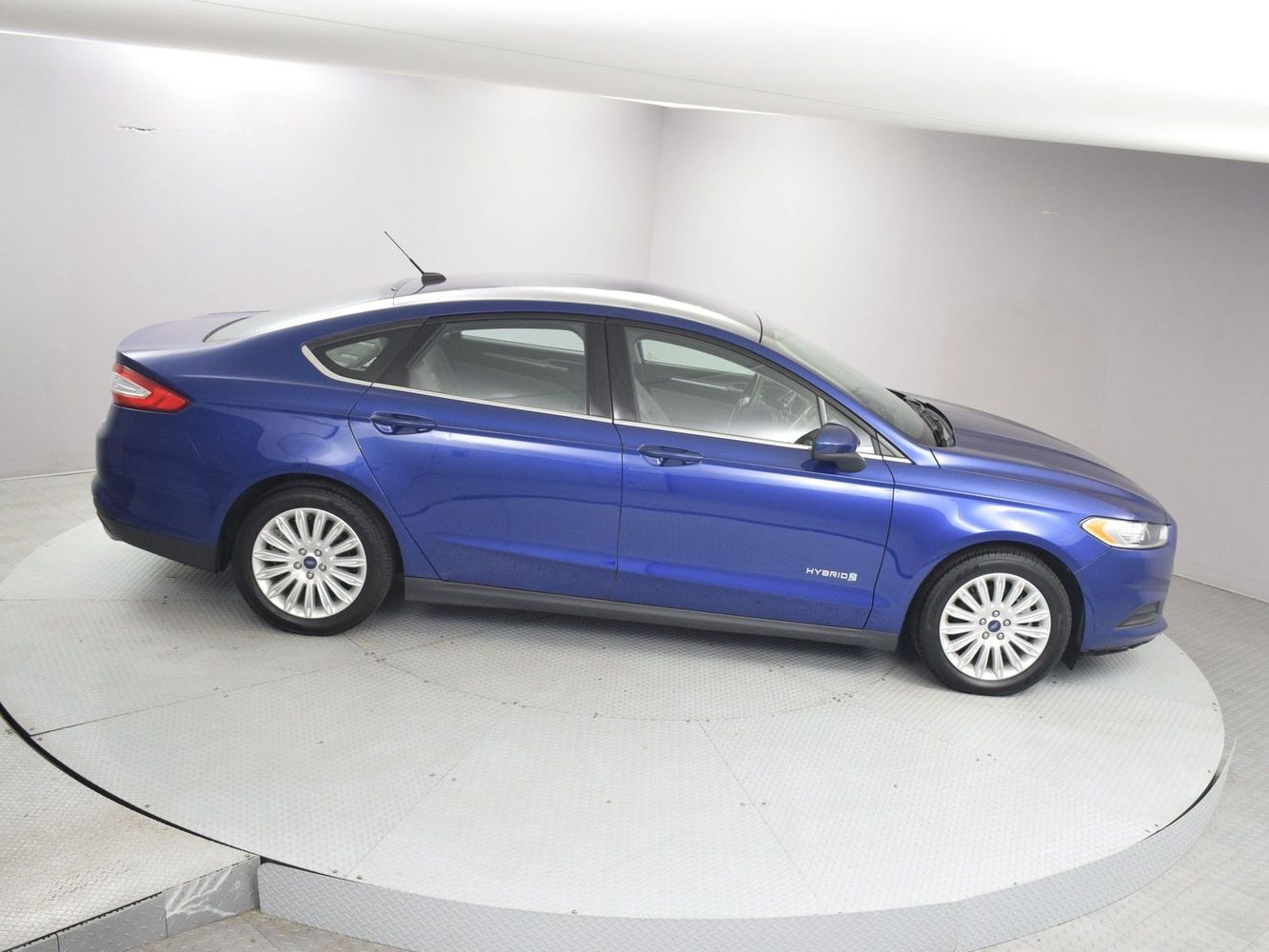 2016 Ford Fusion Hybrid S photo 8