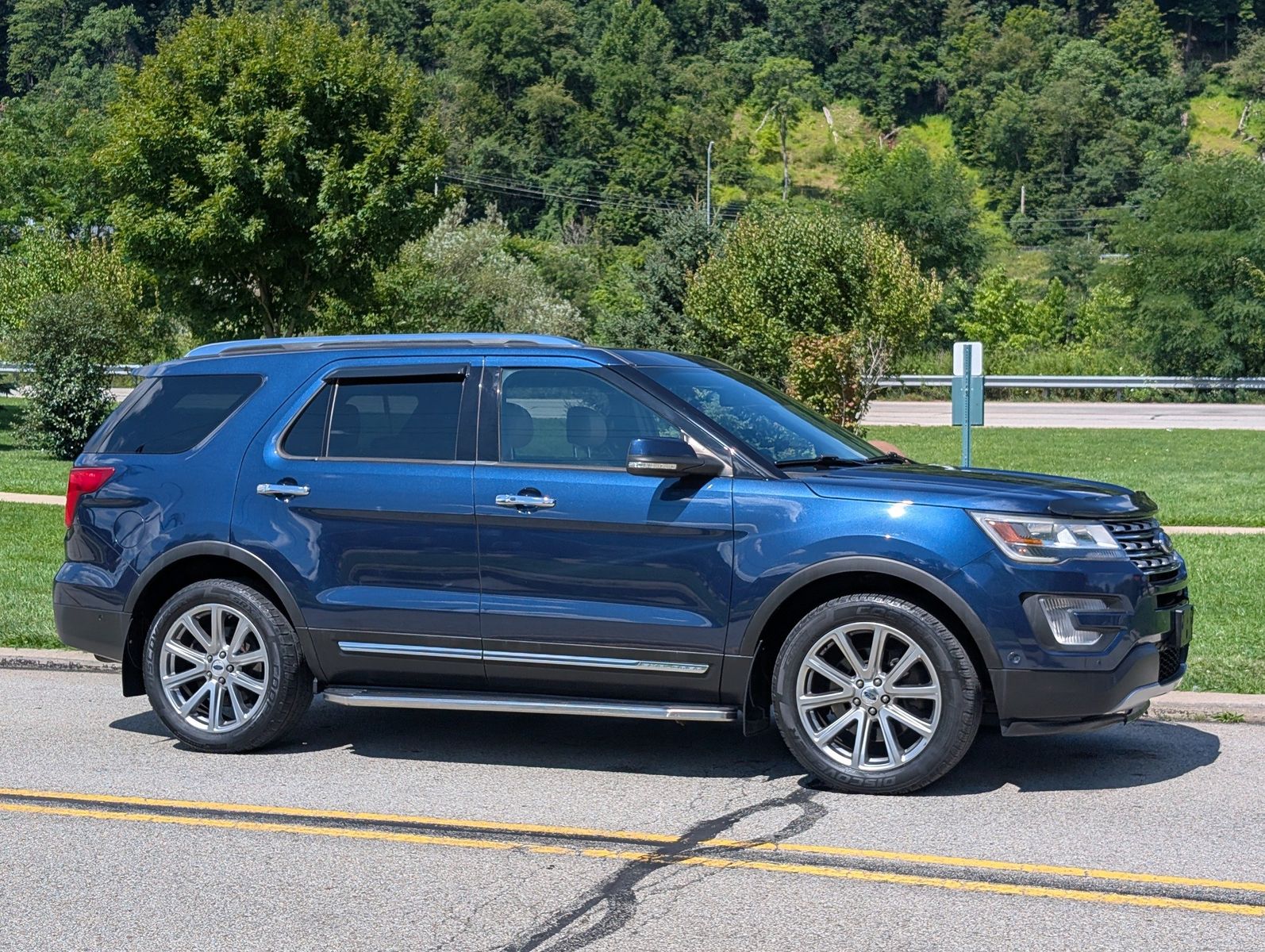 2017 Ford Explorer 4
