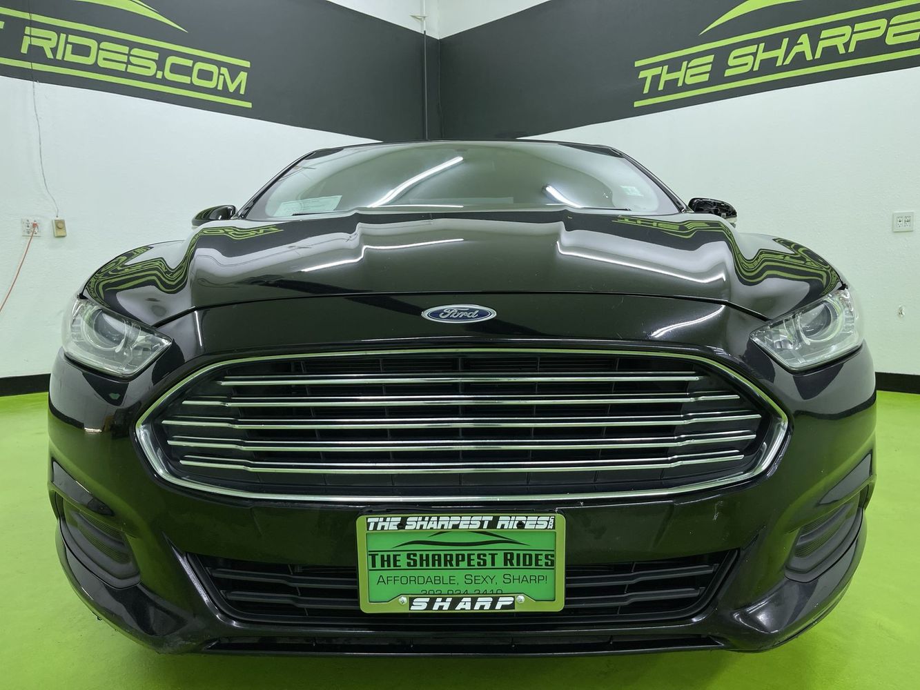 2016 Ford Fusion SE photo 2