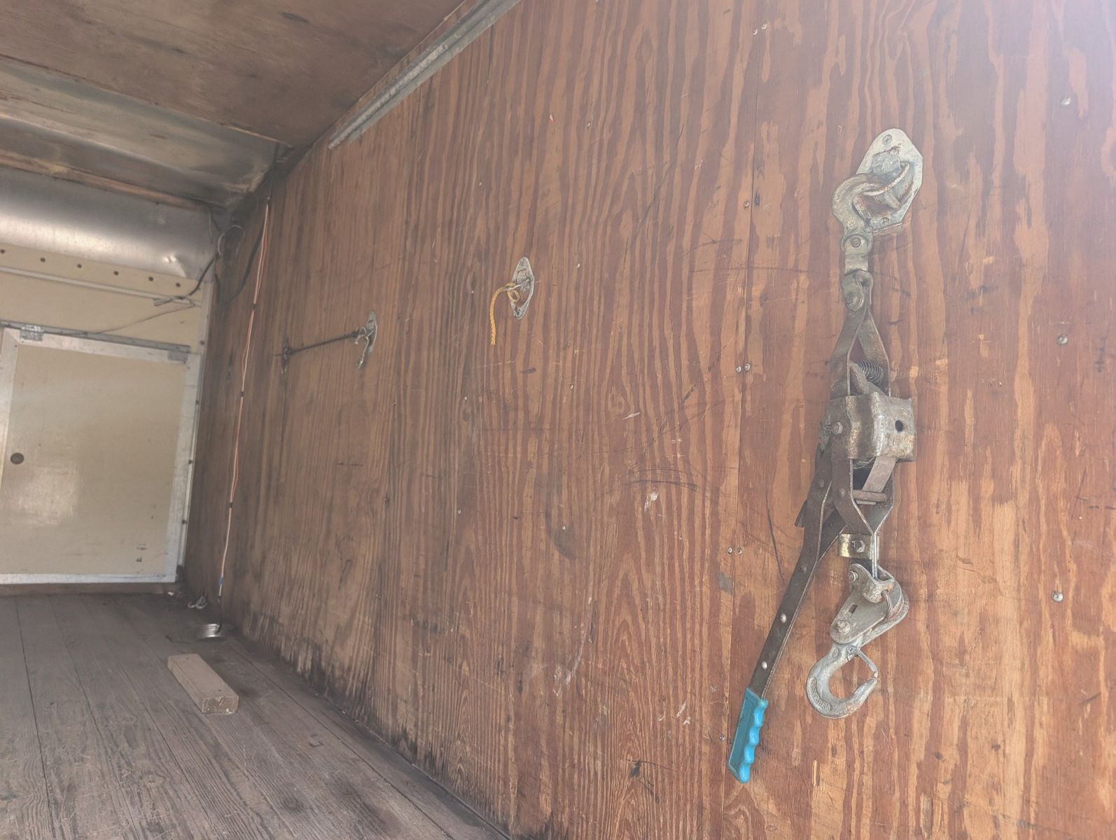 2004 Chevrolet Express Cutaway 44