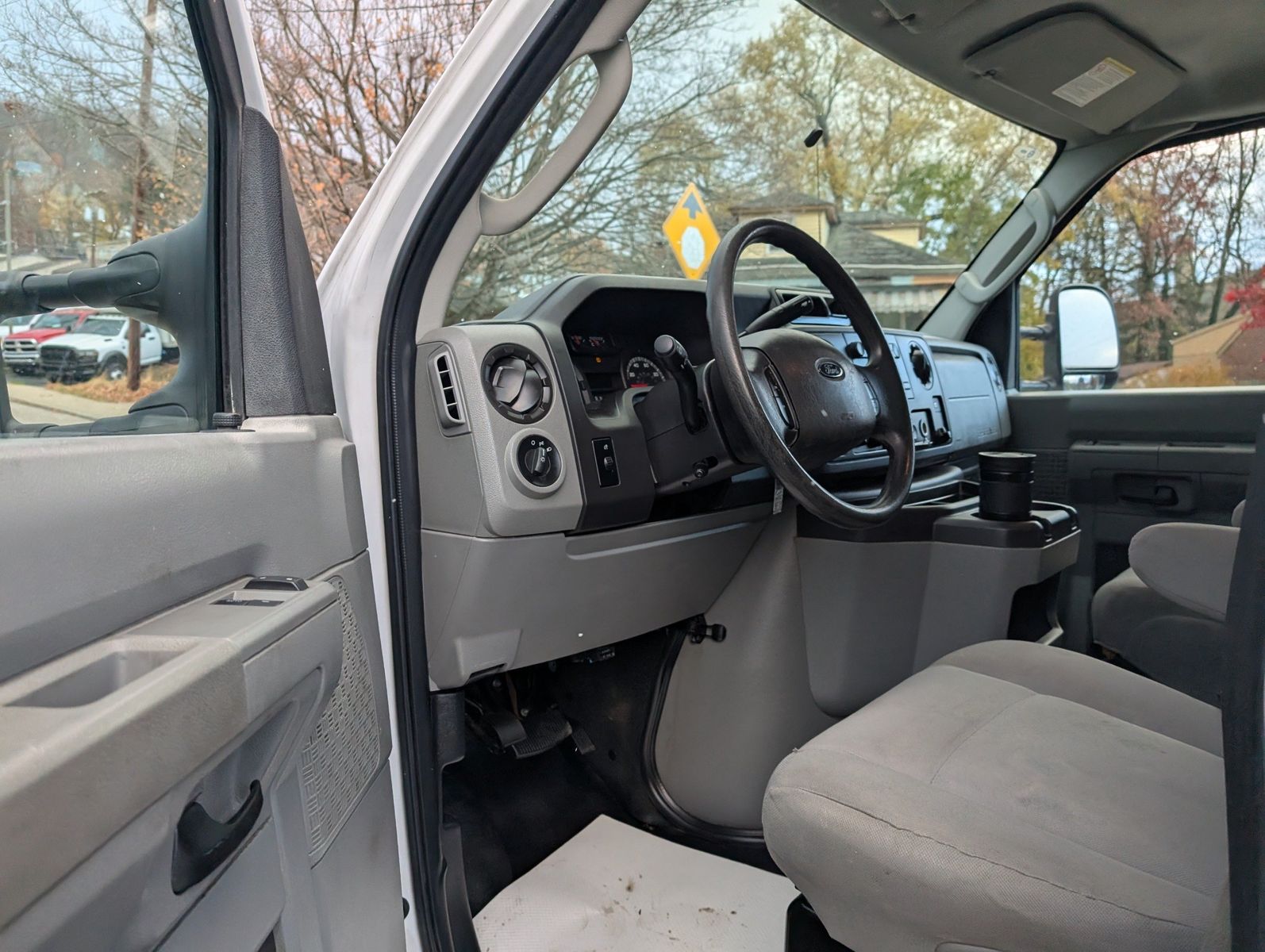 2015 Ford E-Series 79