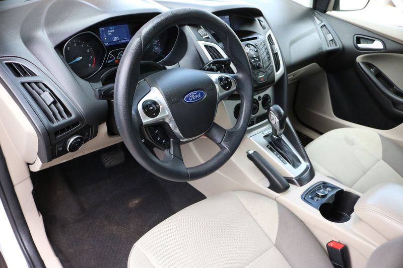 ipicture of the inside of a 2017 ford focus sedan