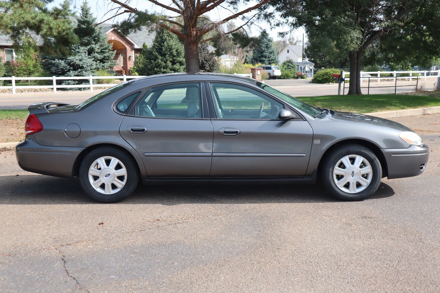 2004 Ford Taurus SEL | Victory Motors of Colorado