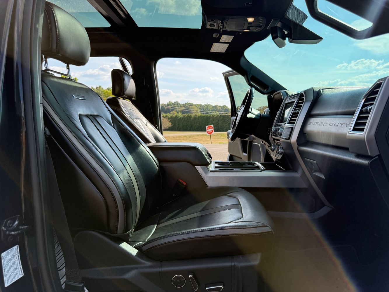2018 Ford F-350 Platinum photo 20
