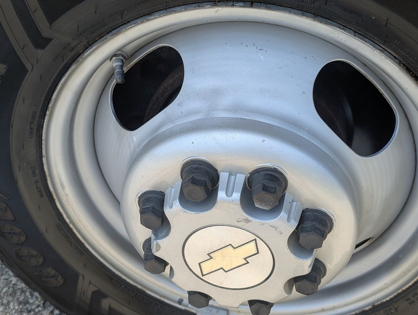 2009 Chevrolet Express Cutaway 19