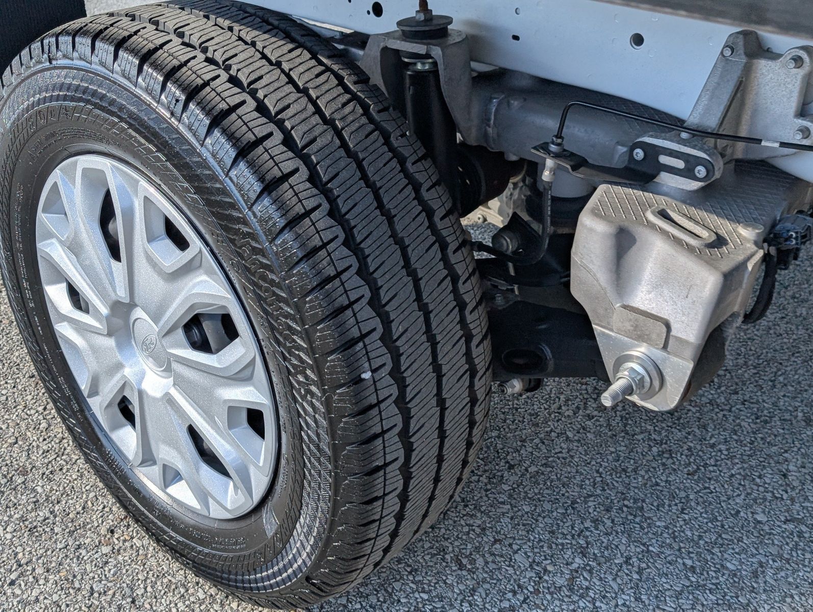 2023 Ford E-Transit-350 33