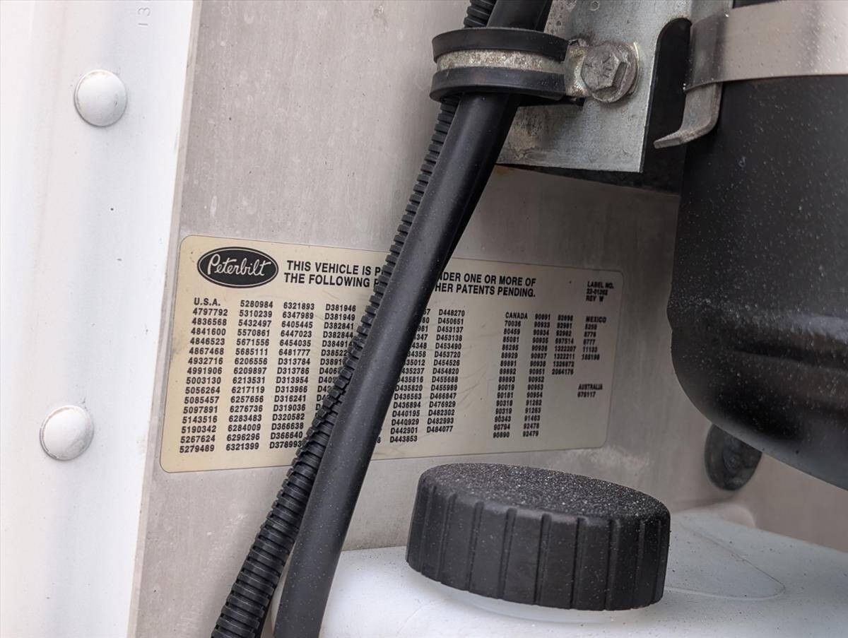 2007 Peterbilt 335 87