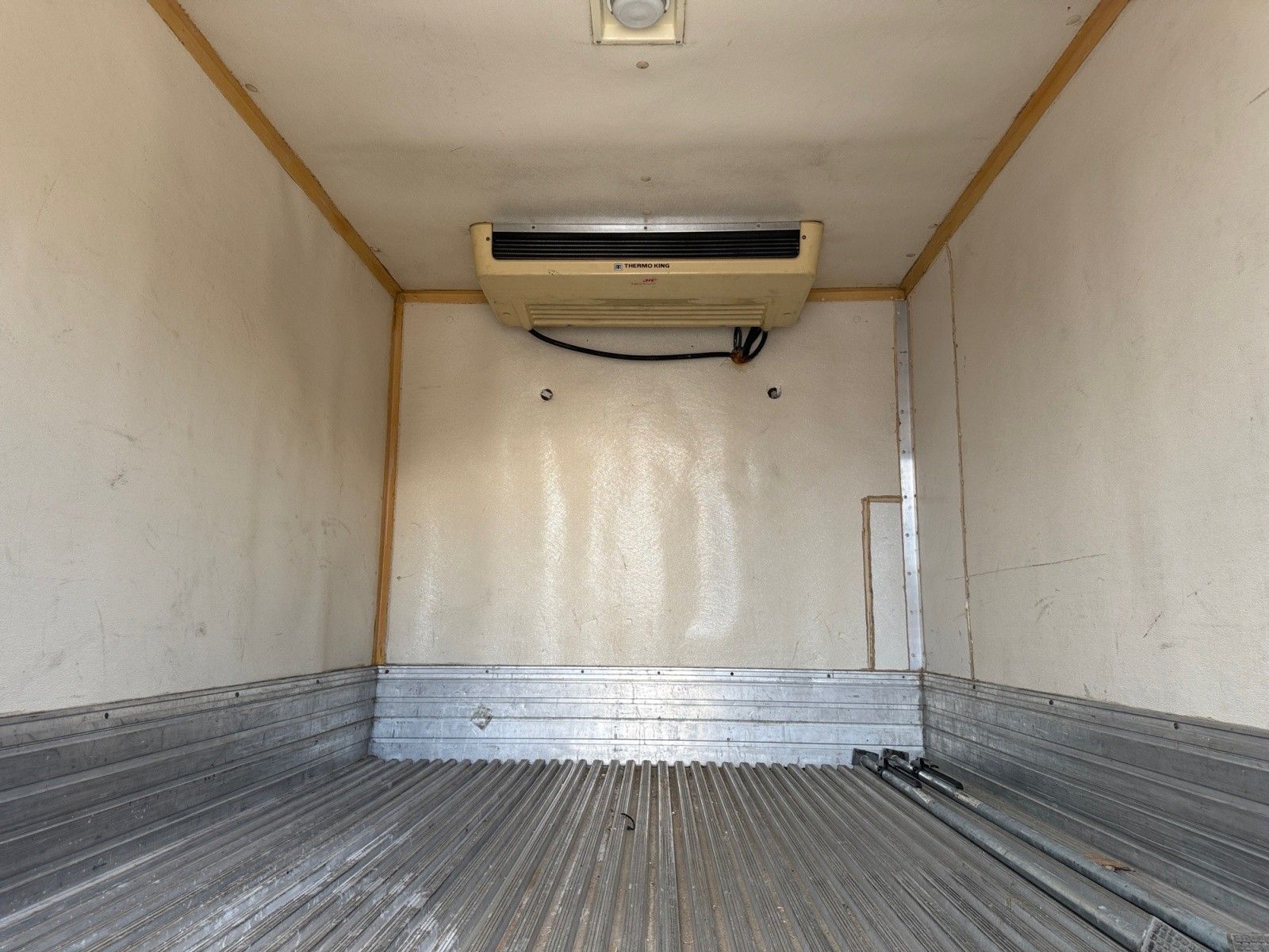 2013 Isuzu NPR - Photo 16