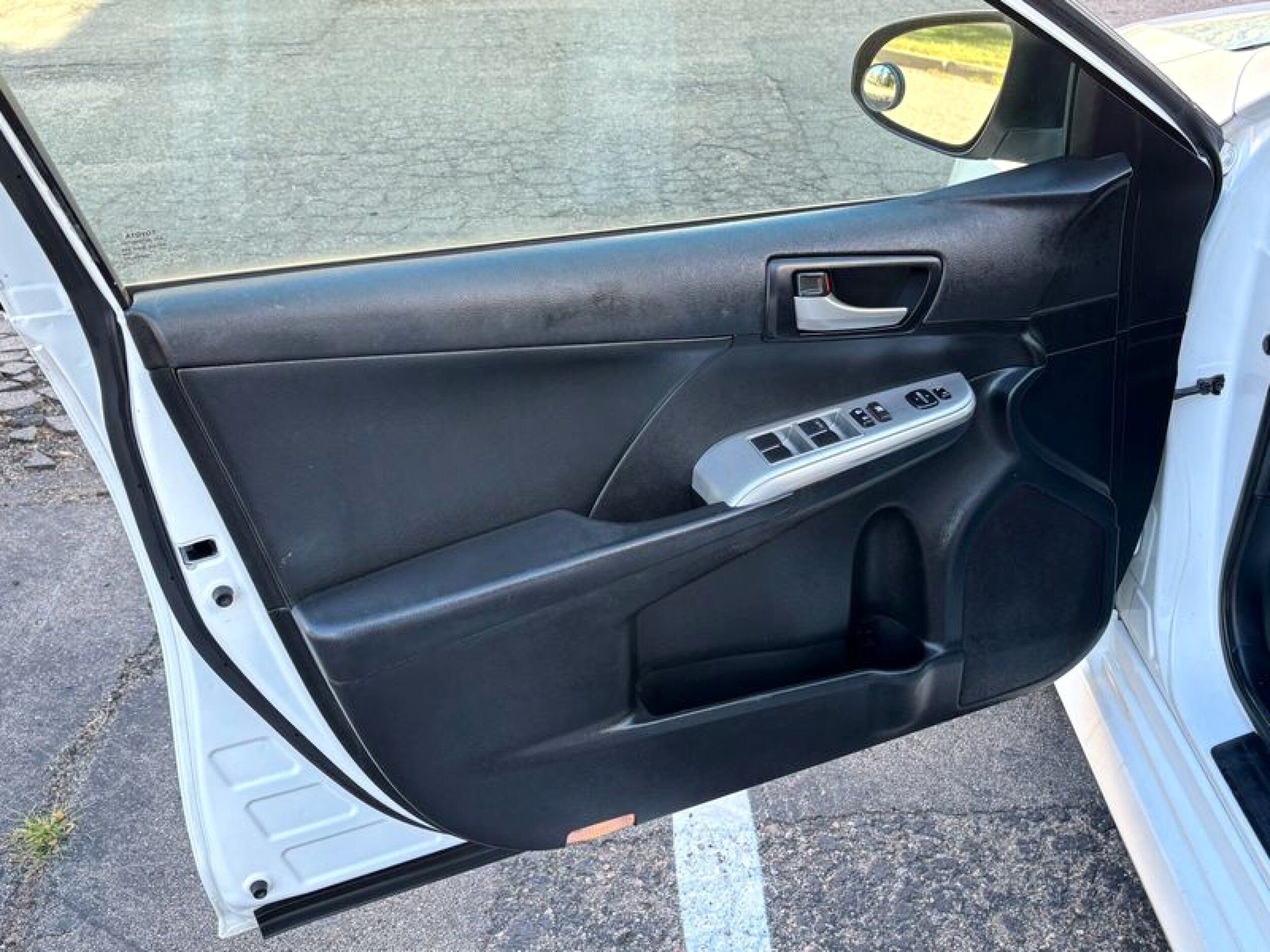 2014 Toyota Camry SE Hybrid - Photo 12