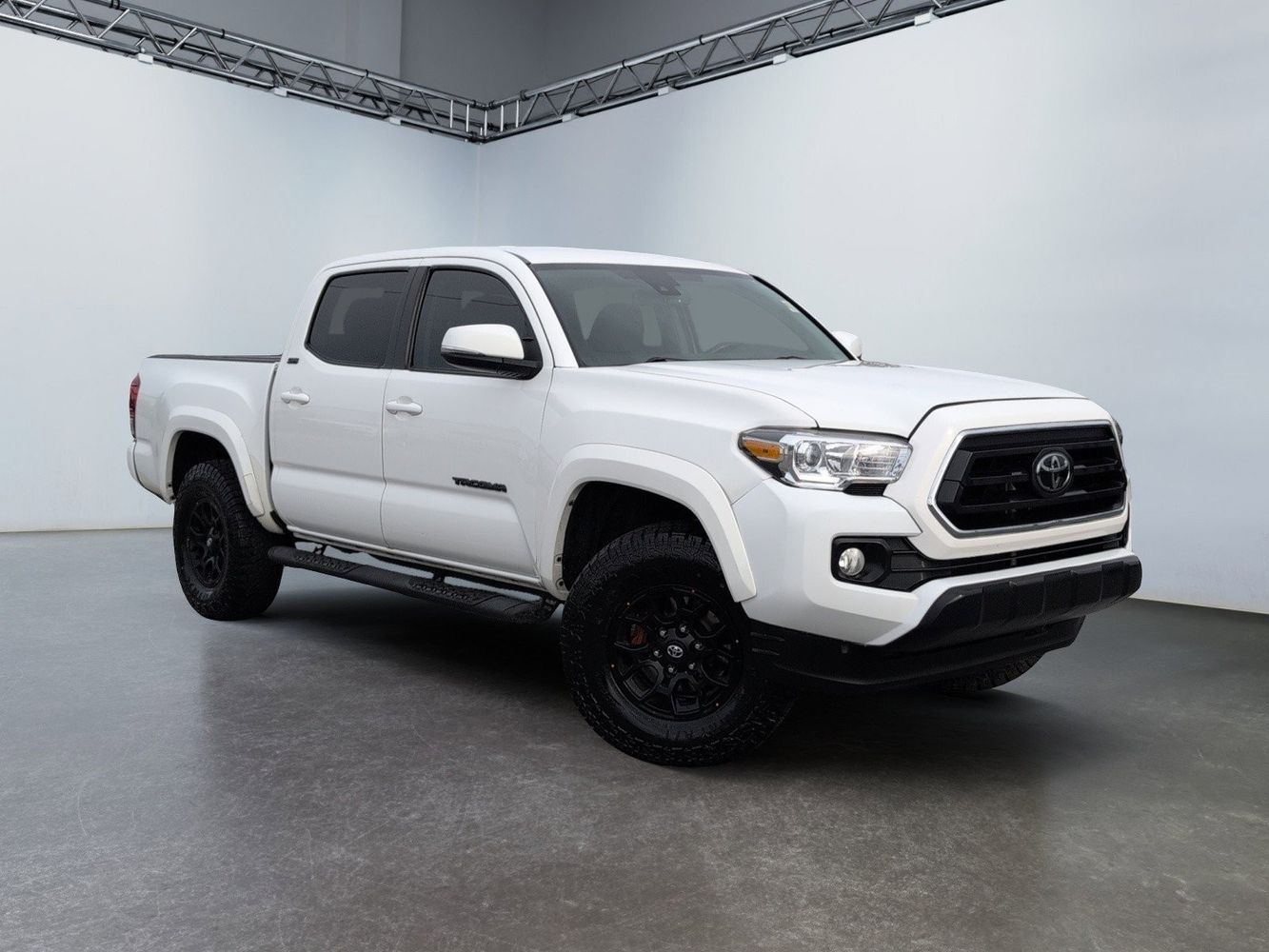 2022 Toyota Tacoma SR5's photo