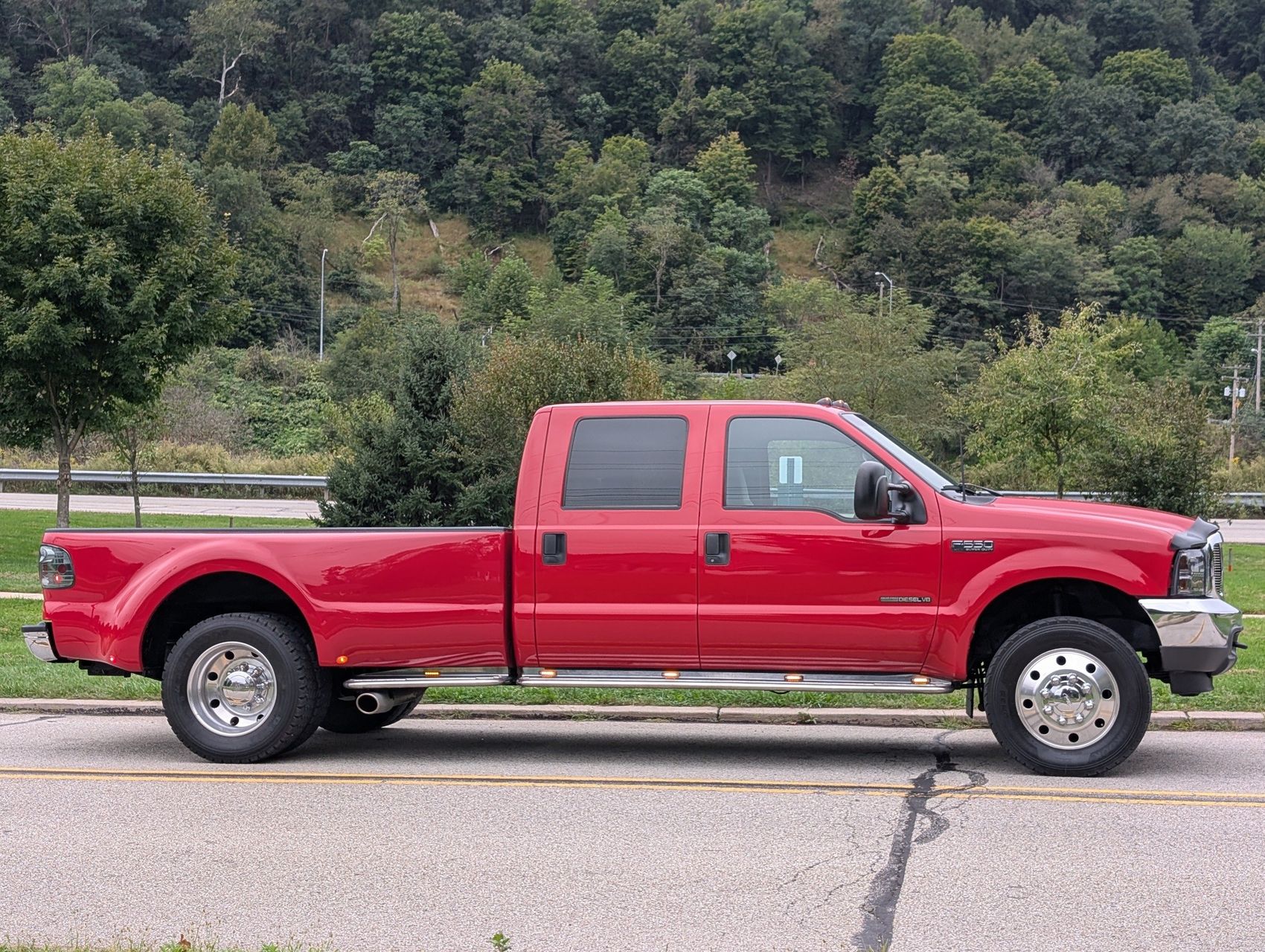 2001 Ford F-550 8