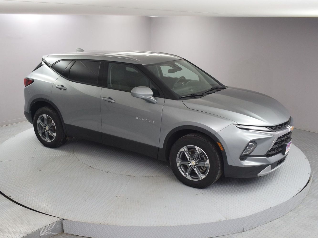 2023 Chevrolet Blazer 2LT photo 2