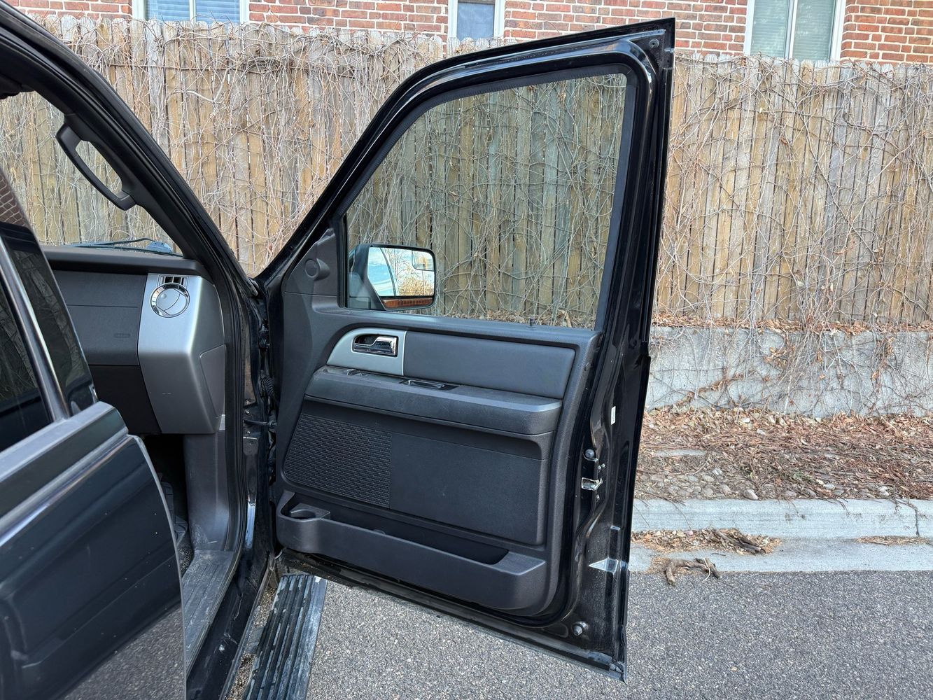 2012 Ford Expedition Limited photo 16