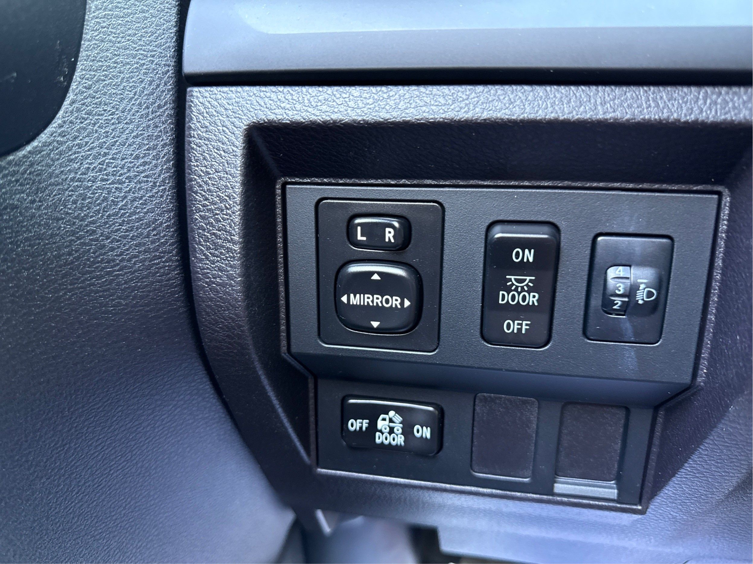 2014 Toyota Tundra SR - Photo 33