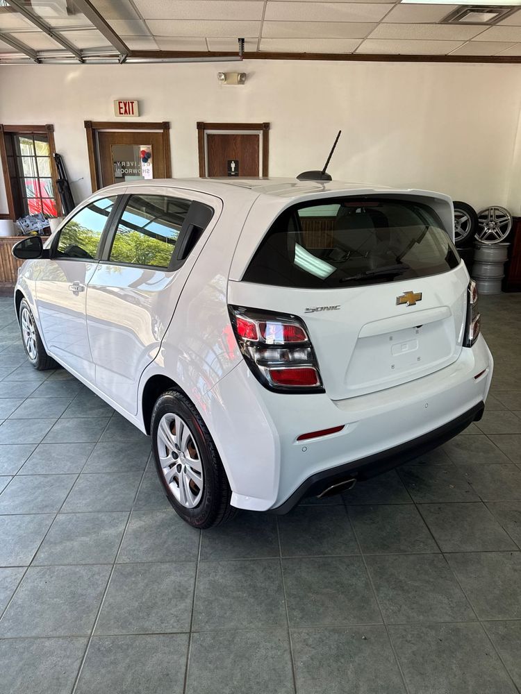 2020 Chevrolet Sonic LT photo 5