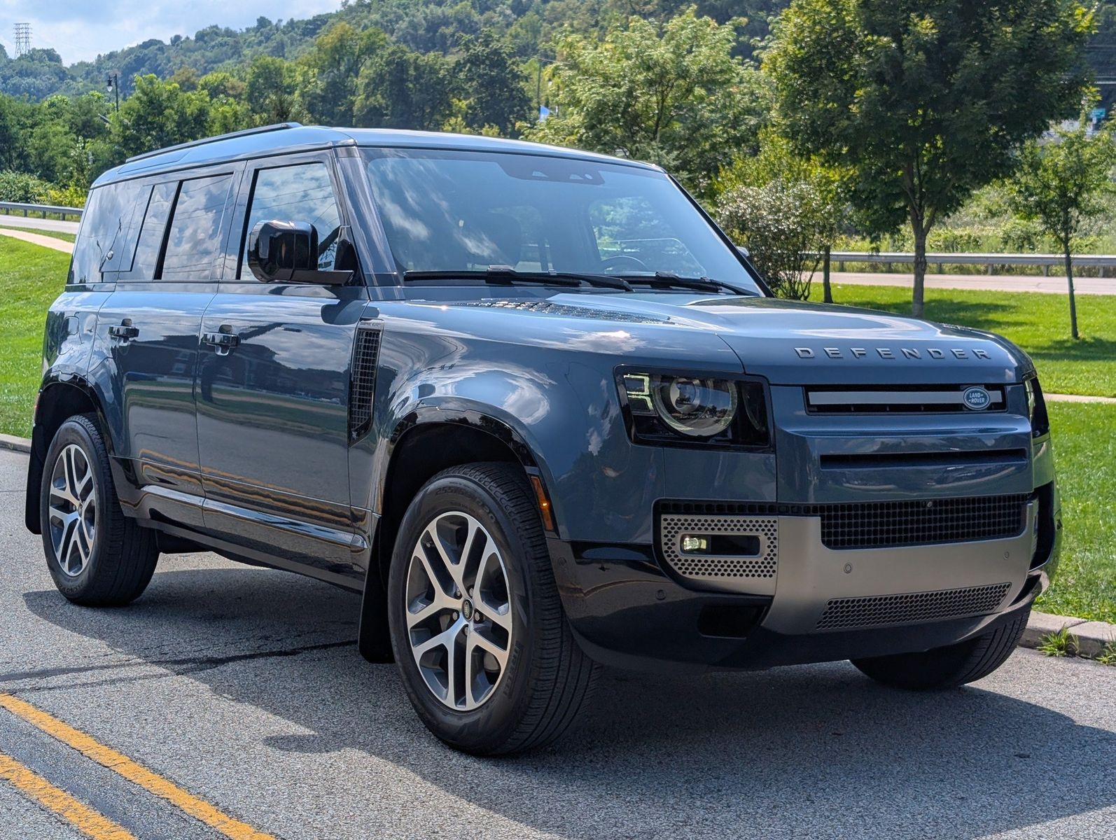 2024 Land Rover Defender 4