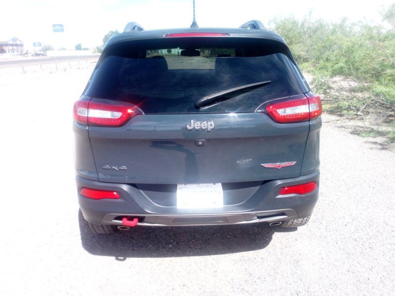 2017 Jeep Cherokee Trailhawk - Photo 4