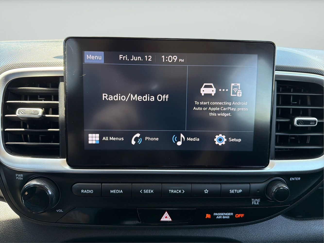 2024 Hyundai Venue SE - Photo 18