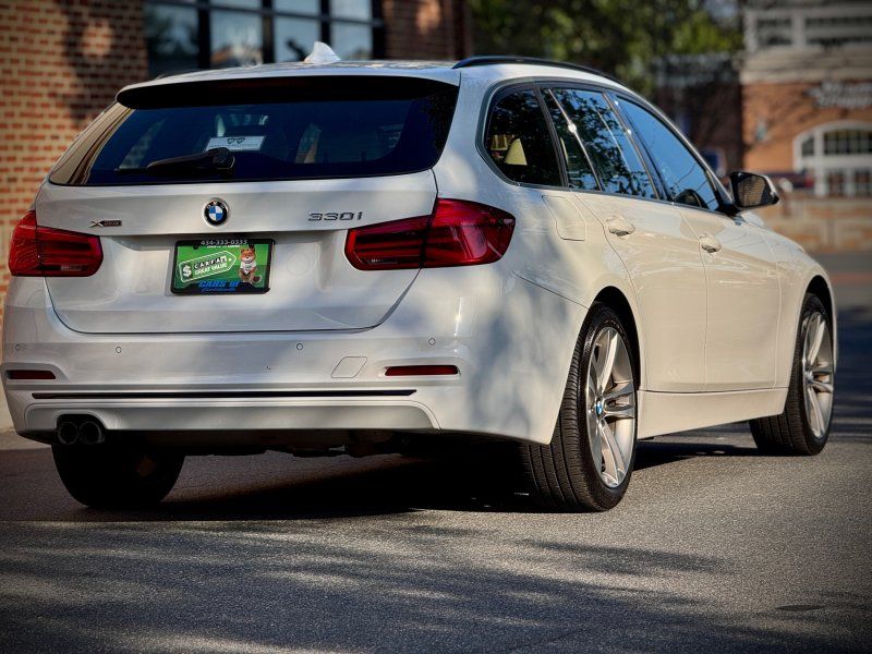 2017 Bmw 330i xDrive photo 3