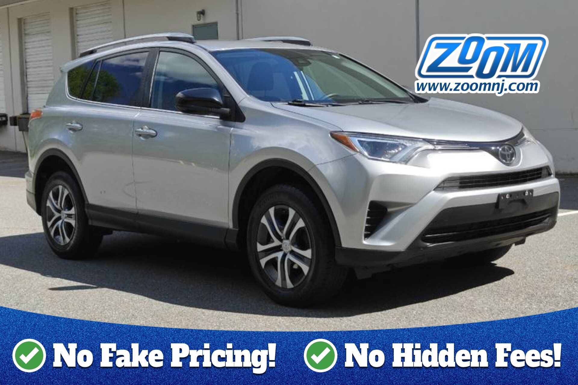 2017 Toyota RAV4 LE AWD's photo