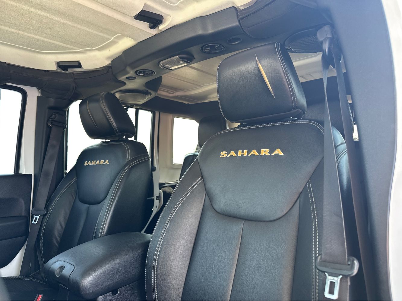 2013 Jeep Wrangler Unlimited Sahara photo 17