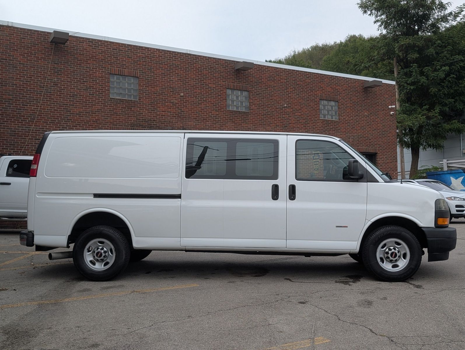 2018 GMC Savana Cargo 3