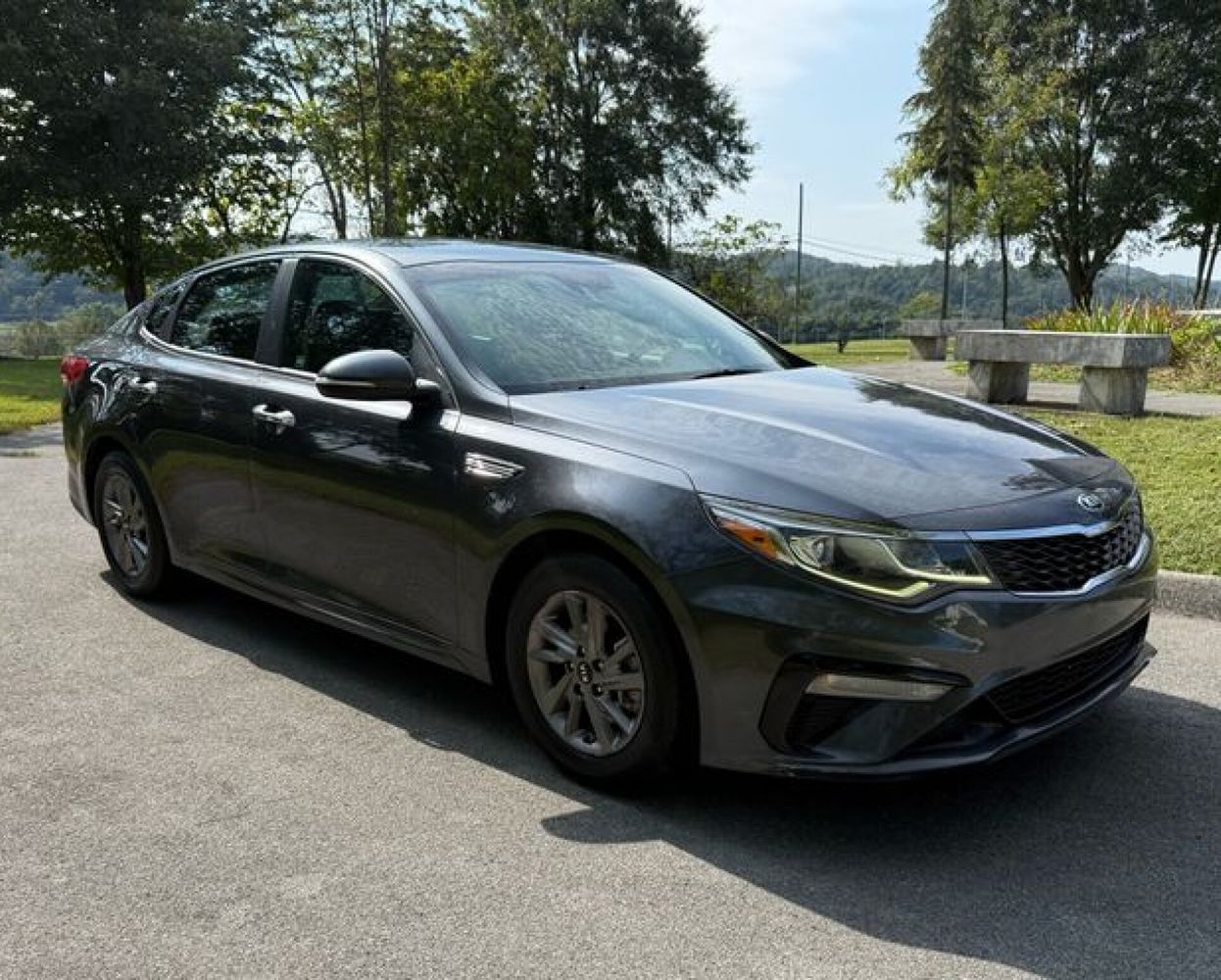 2020 Kia Optima LX photo 2