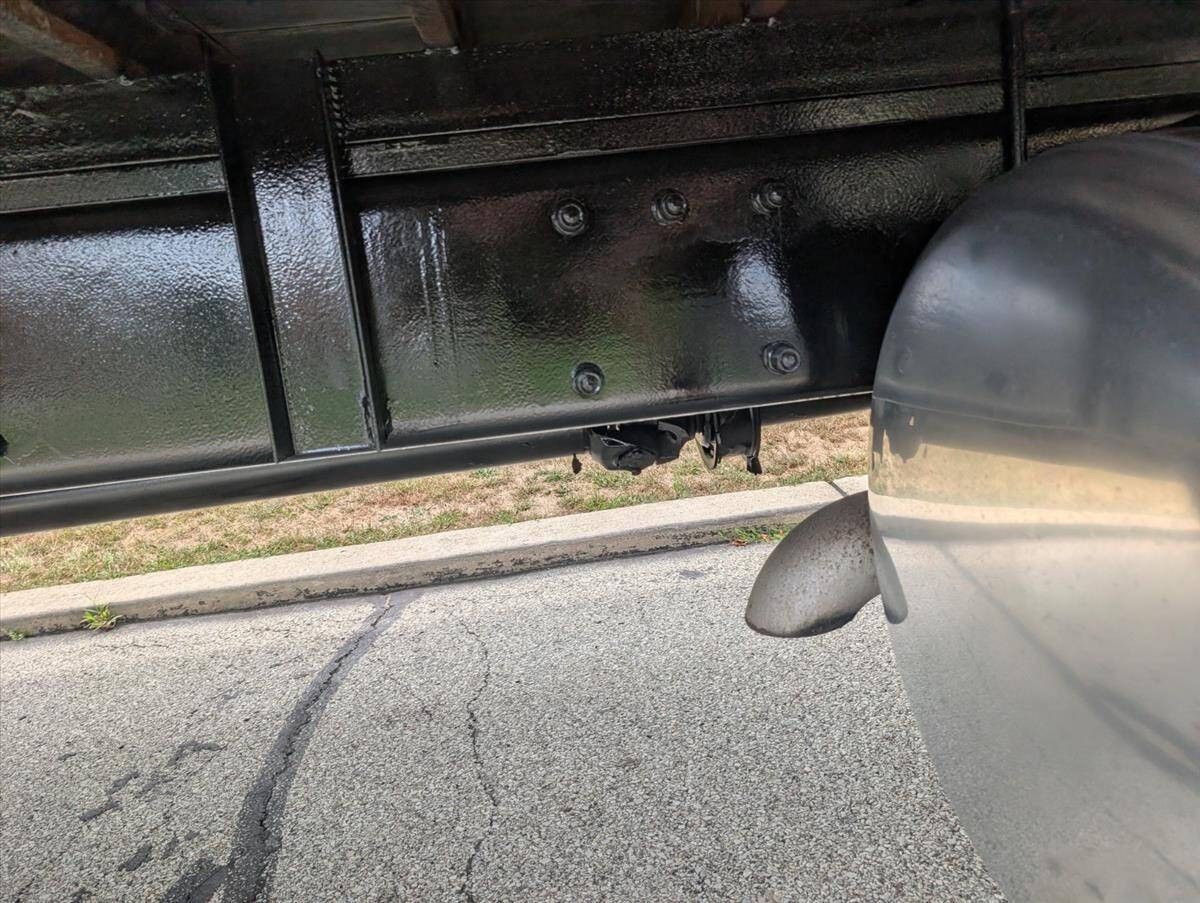 2007 Peterbilt 335 98