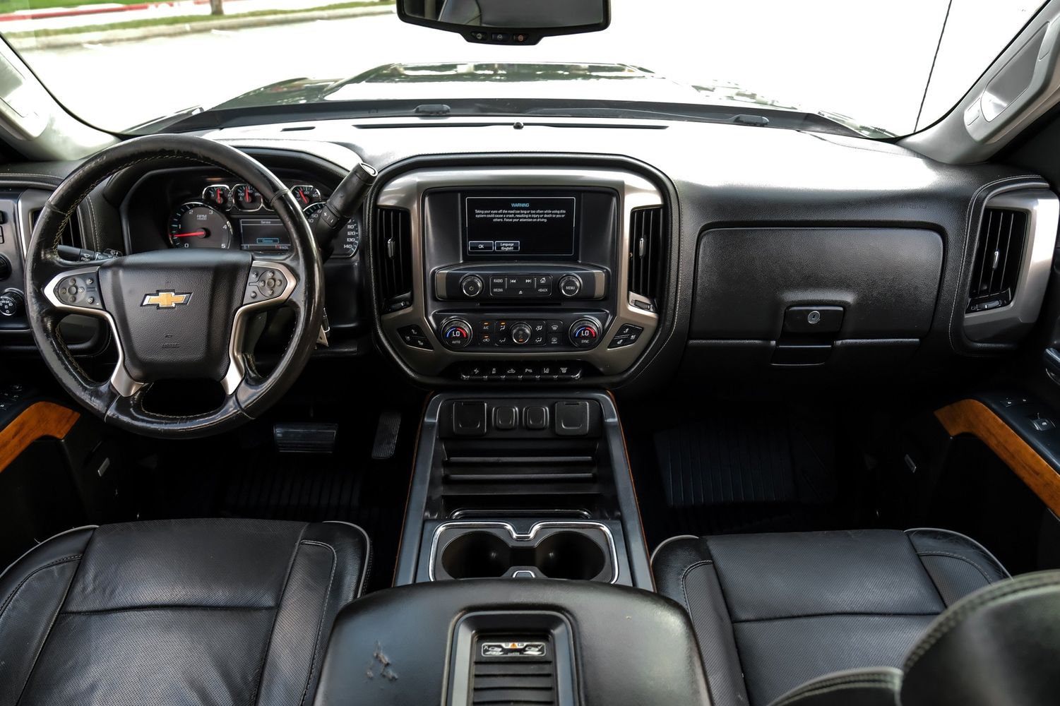 2018 Chevrolet Silverado High Country photo 19