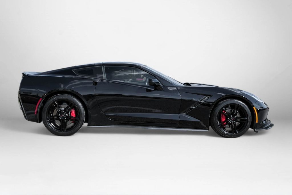 2017 Chevrolet Corvette Stingray 1LT photo 5