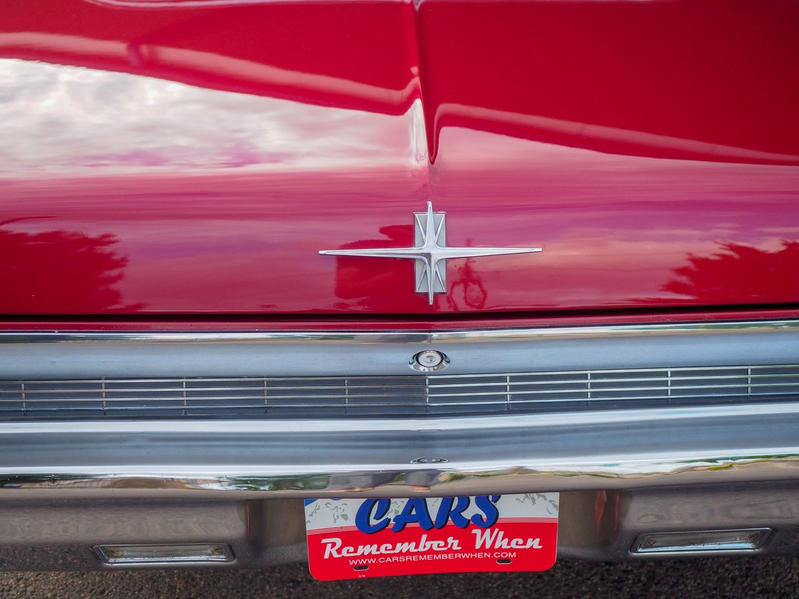 1963 Oldsmobile Starfire 26