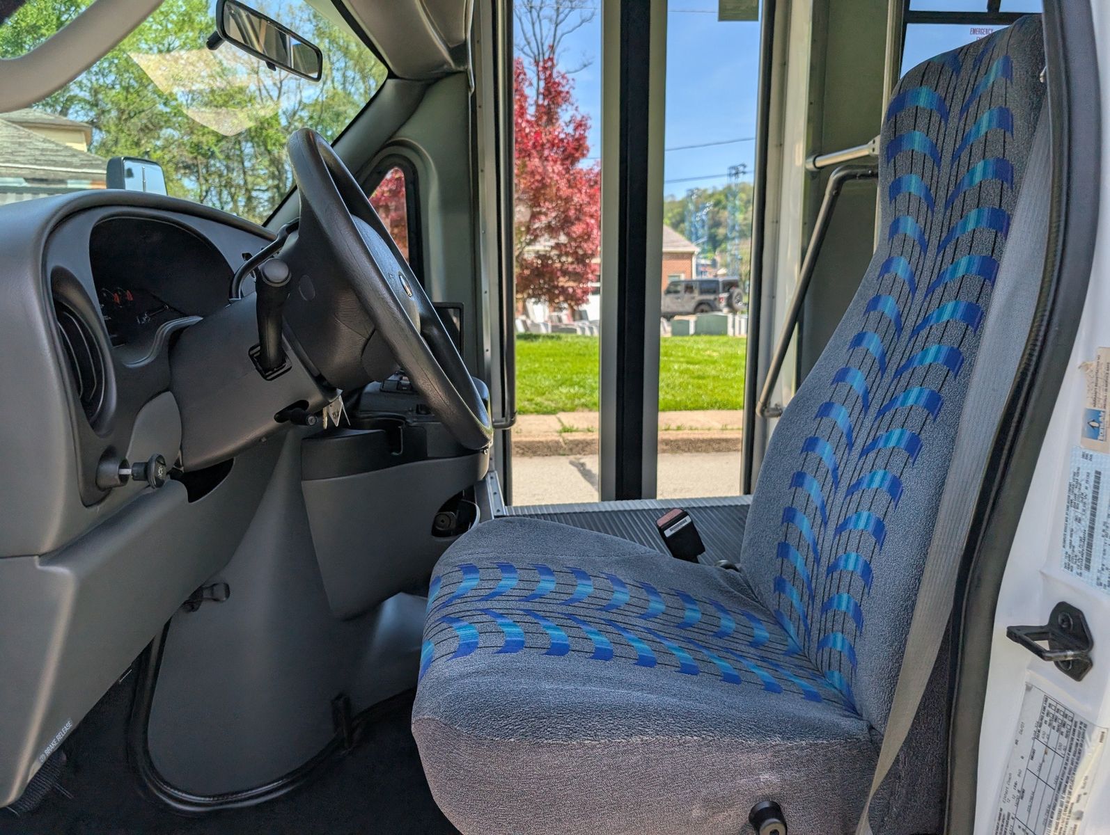 2007 Ford E-450 Cutaway 98