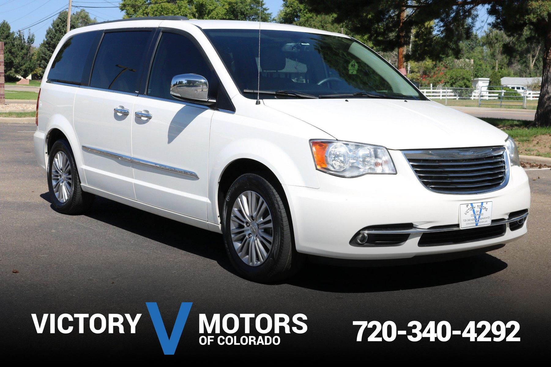 2013 Chrysler Town and Country TouringL Victory Motors of Colorado
