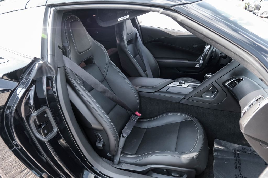 2017 Chevrolet Corvette Stingray 1LT photo 32