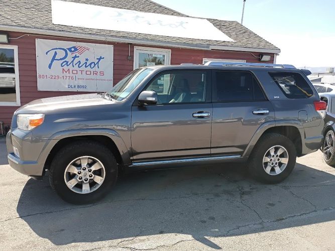 2014 Toyota 4Runner SR5 Premium photo 22