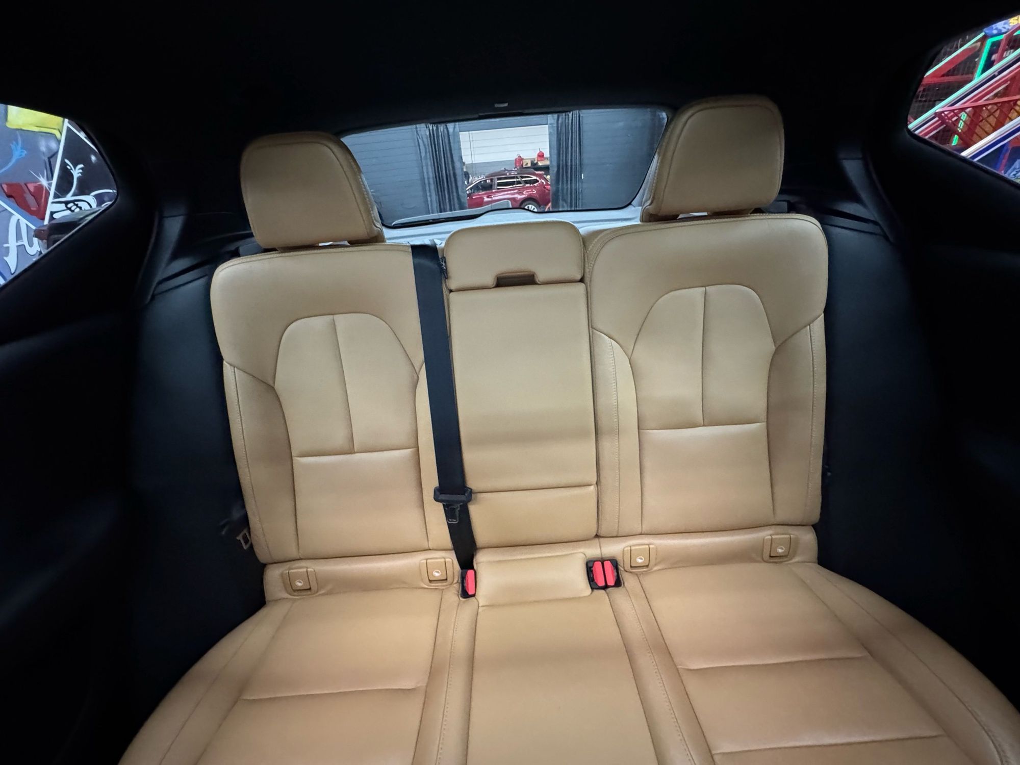 2019 Volvo XC40 T5 Momentum photo 32
