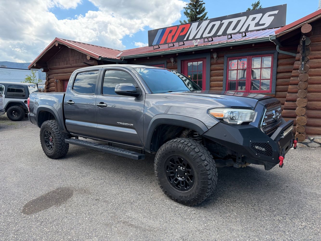 2016 Toyota Tacoma TRD Off Road Double Cab 4x4 V6 M/T SB's photo