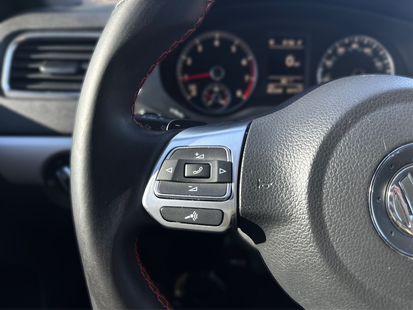 2012 Volkswagen Jetta GLI Autobahn photo 26