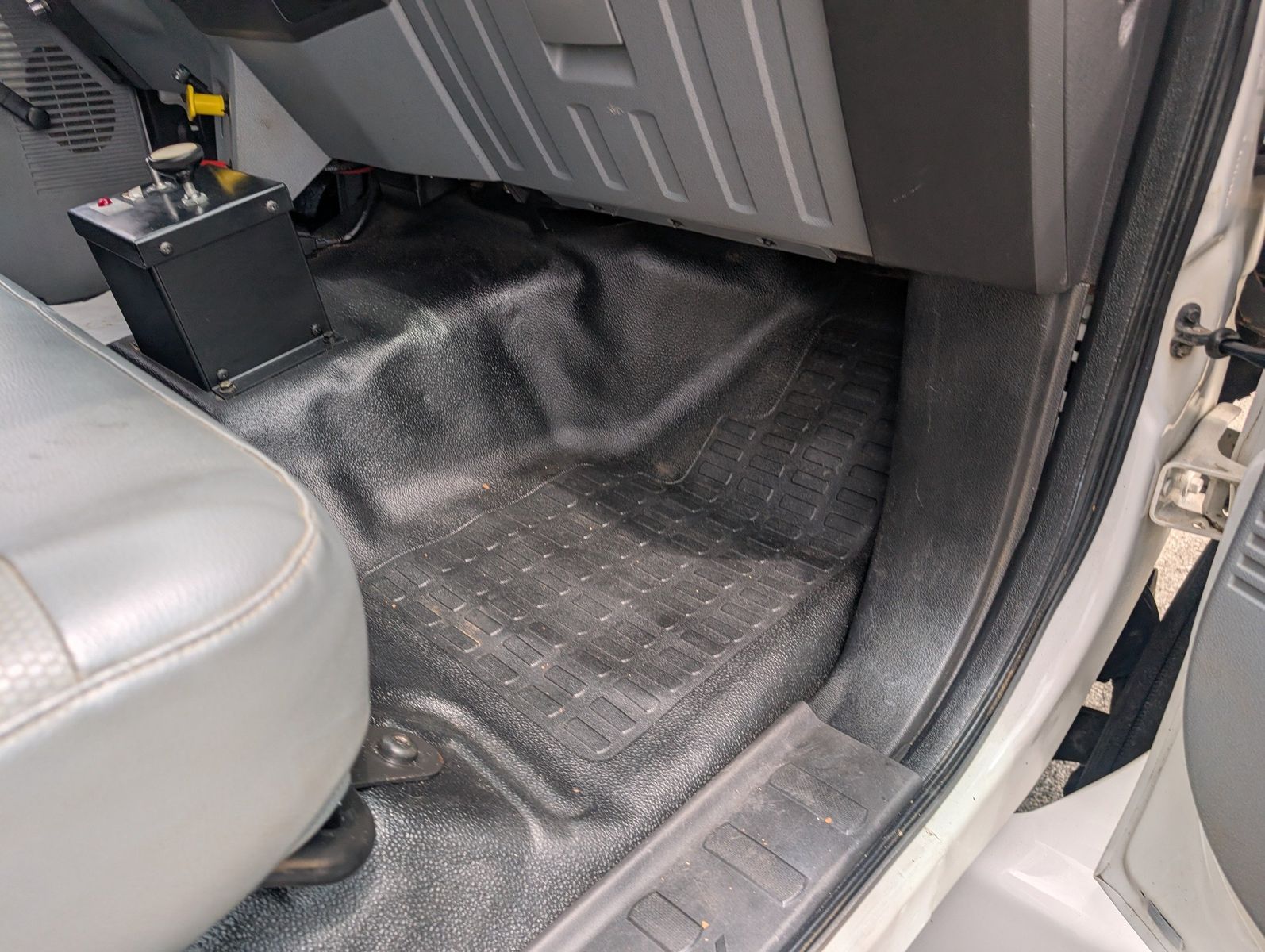 2015 Ford F-750 163