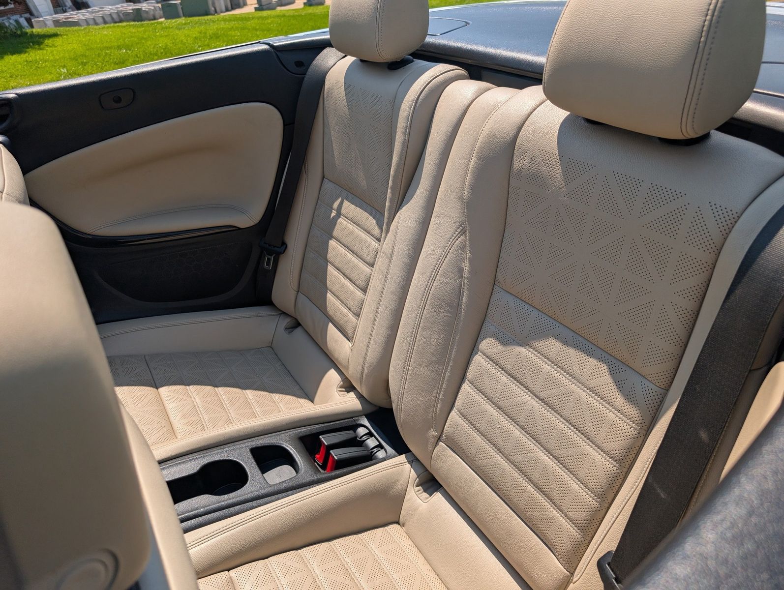 2016 Buick Cascada 46