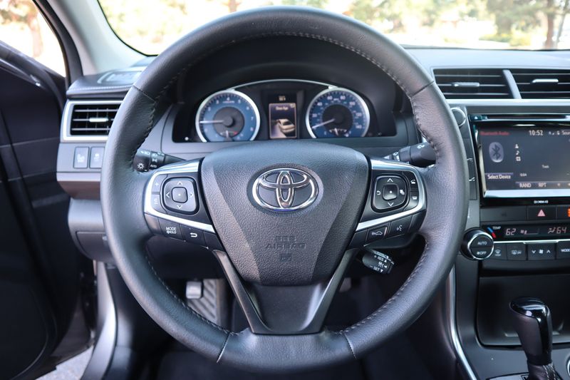 2017 toyota camry store steering wheel size