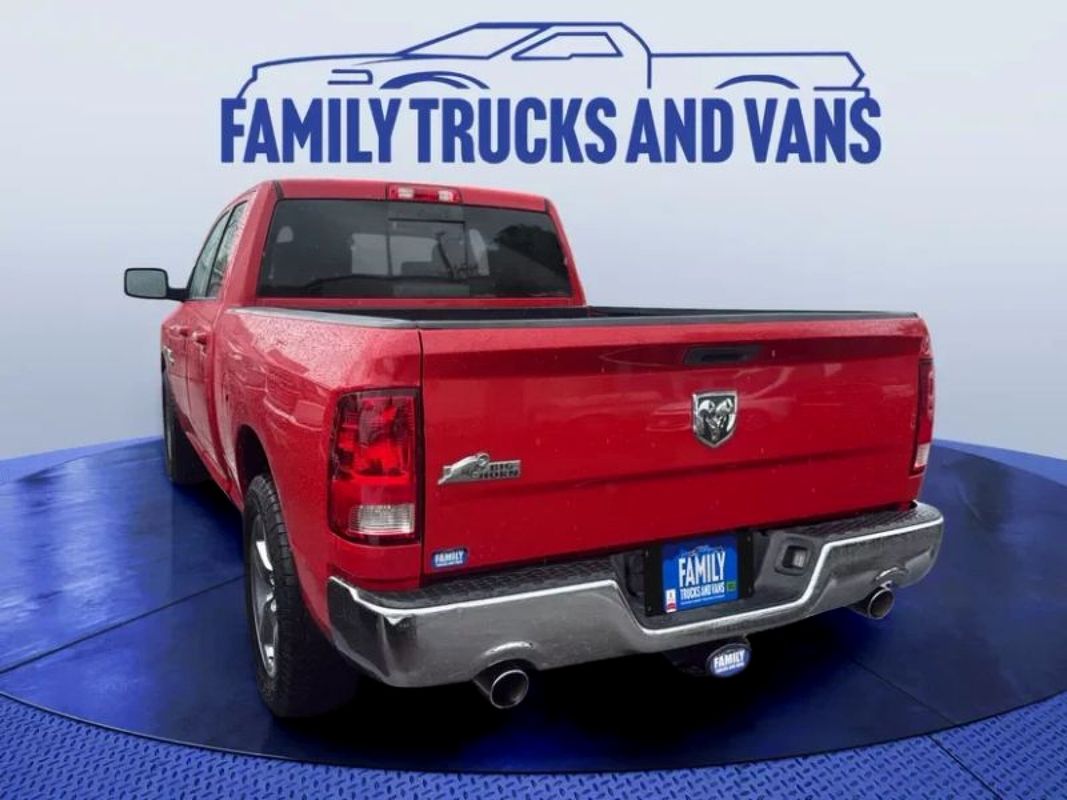 View vehicle photo 3