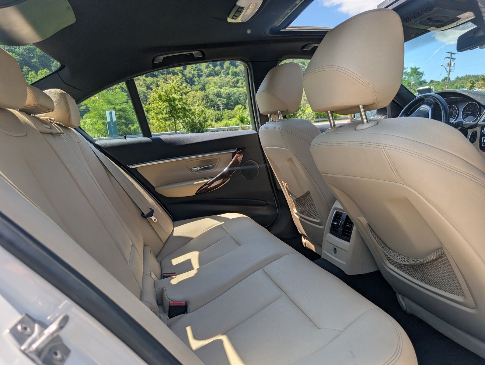 2017 BMW 330i 76