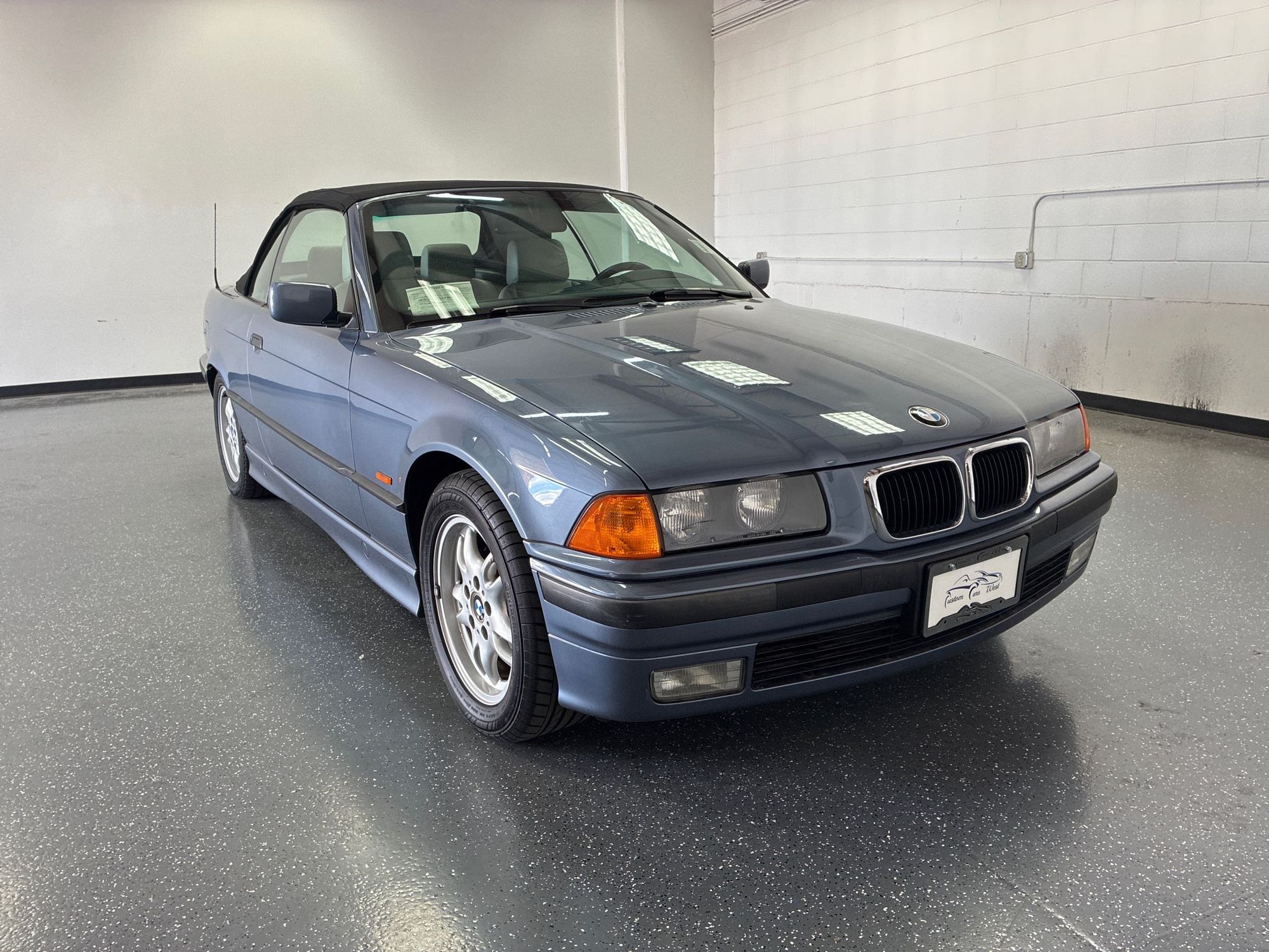 1999 BMW 3 Series 323IC's photo