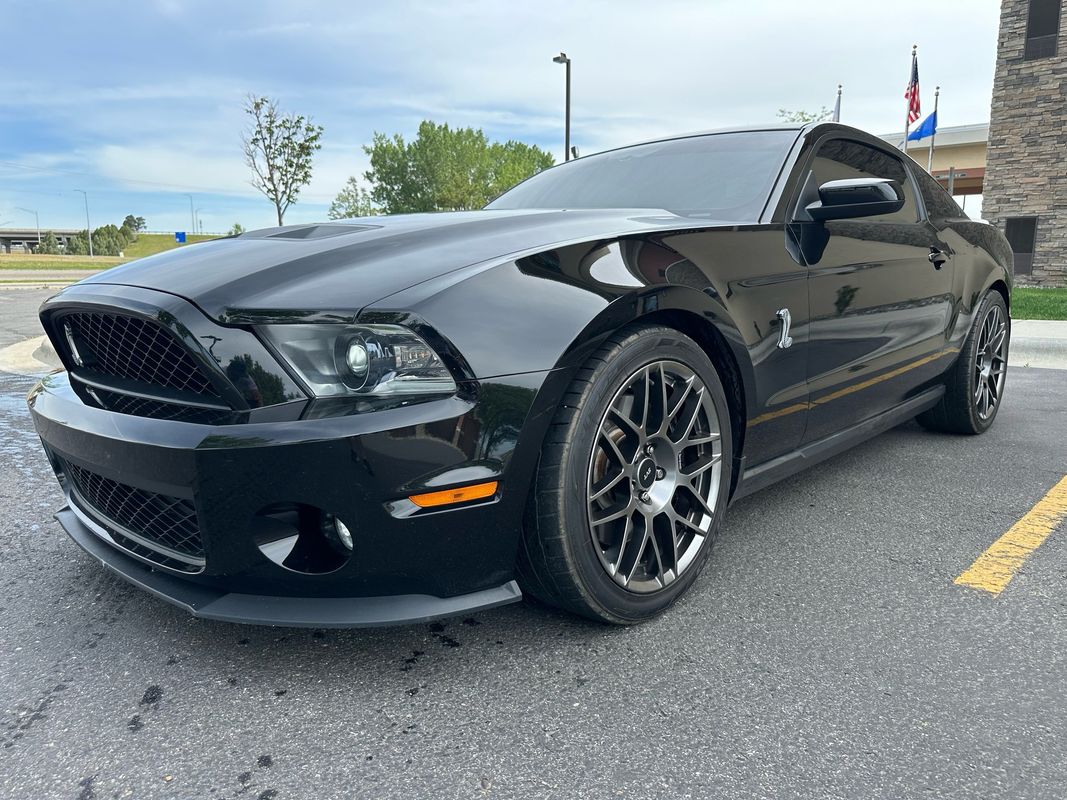 2011 Ford Mustang Shelby GT500 Coupe RWD