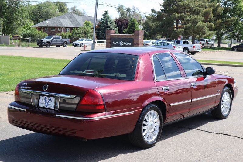 2009 Mercury Grand Marquis Photos