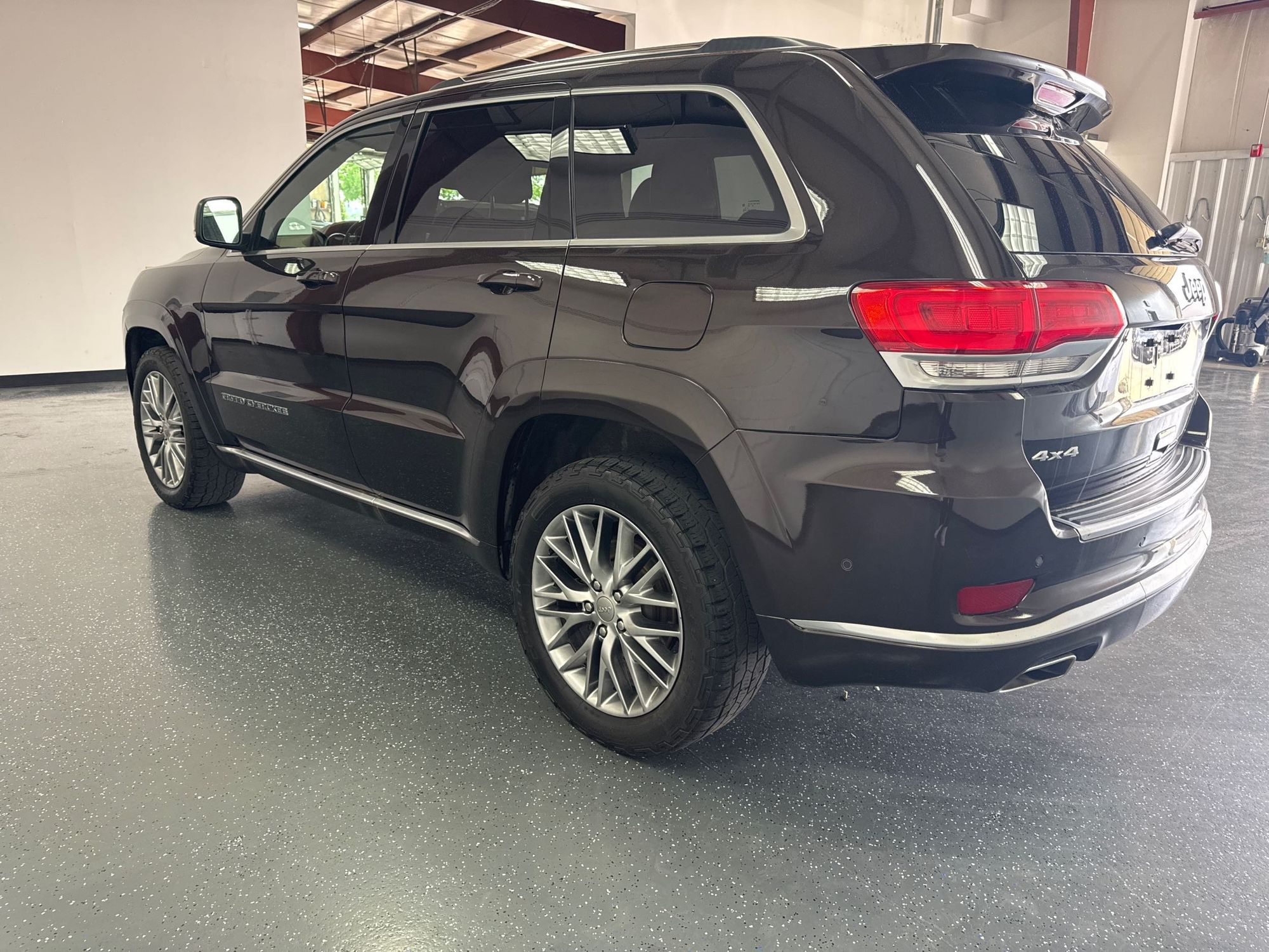 2017 Jeep Grand Cherokee Summit photo 6